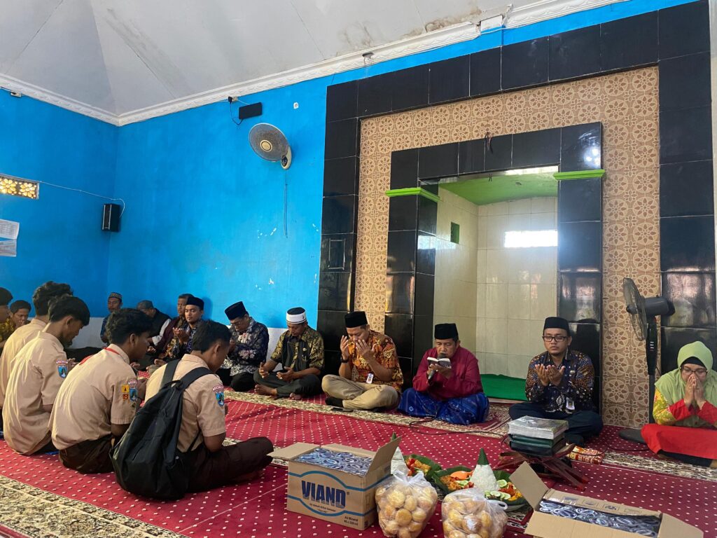 Perkuat Karakter Religius, SMAN 2 Sampang Rutinkan Istigasah dan Khotmil Qur’an Setiap Jumat Legi