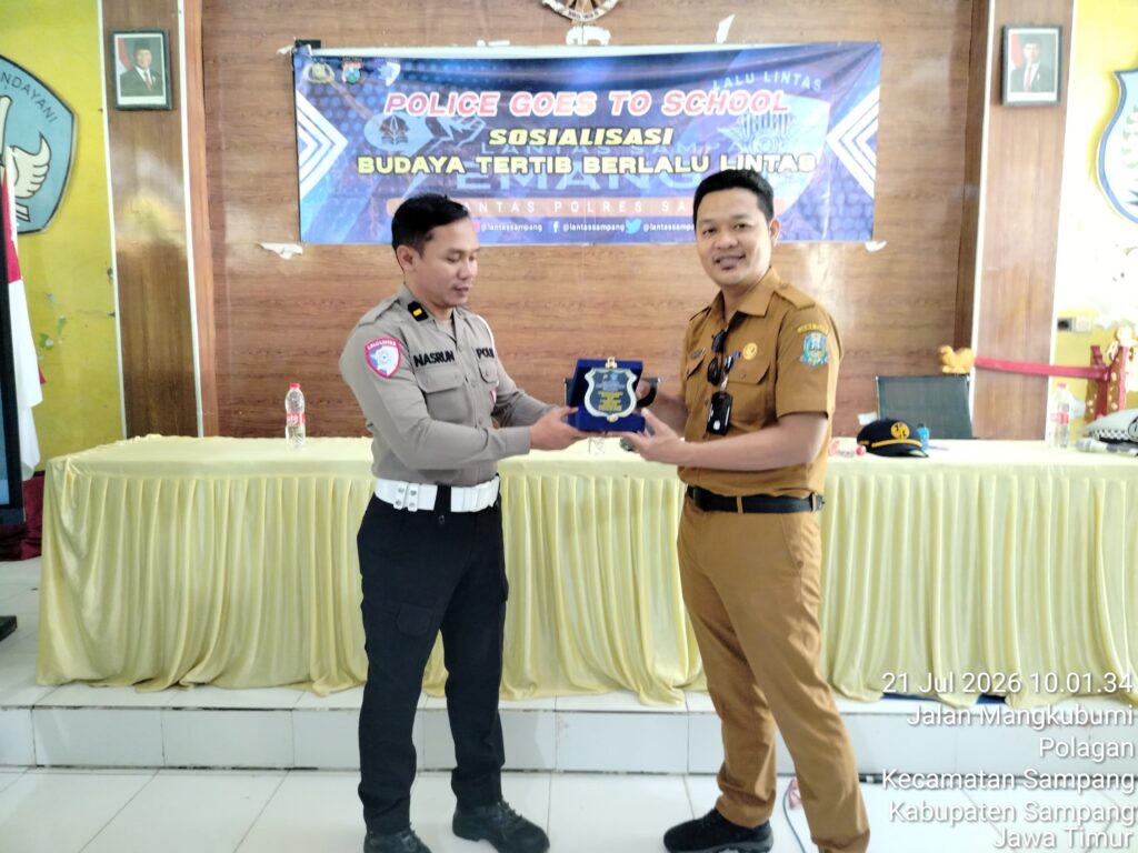 Komitmen Wujudkan Generasi Unggul dan Taat Hukum, Kepala SMAN 2 Sampang Siap Dukung Penuh Satlantas Polres Sampang Berantas Balap Liar Di Kabupaten Sampang