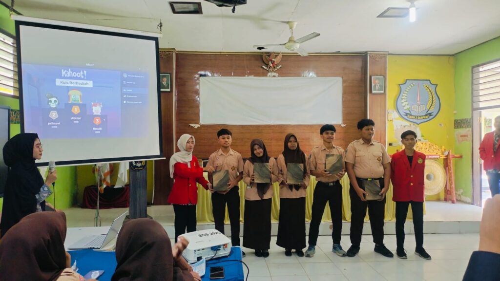 Cegah Maraknya Peredaran Rokok dan Vape di Kalangan Remaja, SMAN 2 Sampang Gandeng STIKES Sukma Wijaya Gelar Edukasi Kesehatan