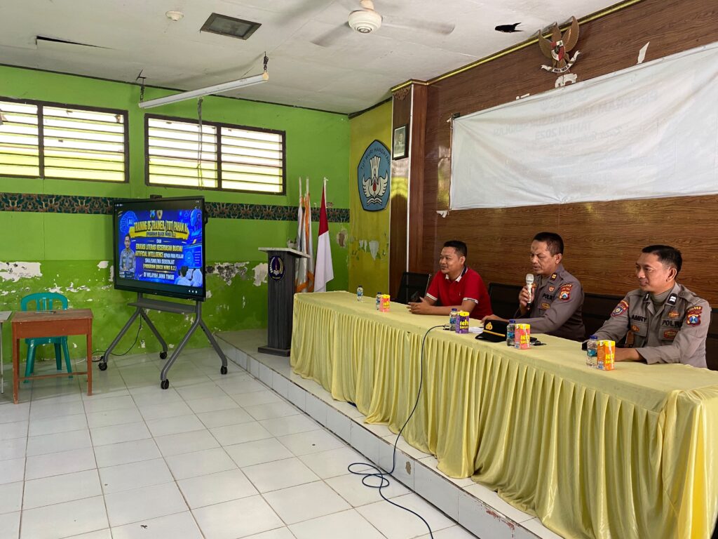 SMA 2 Sampang dan Polres Sampang Edukasi Pelajar: Bijak Gunakan AI, Cerdas Bermedia Sosial