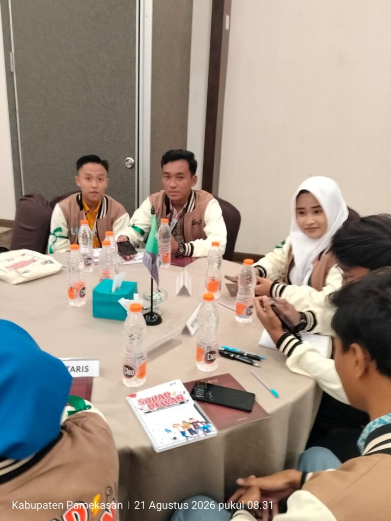 Generasi Muda SMA 2 Sampang Tunjukkan Suara Pelajar, Aktif dan Lugas di Squad Dewan DPRD Jatim